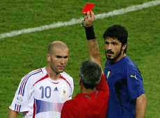 zizou karton rouge!!